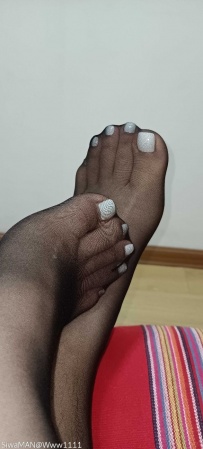 ��ɫ���ͽ��ͺ�ɫ˿����Ըд���[5P]